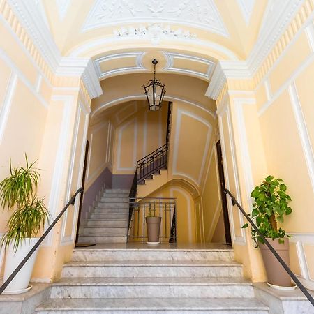 Grand Classic Apartment At San Martino By Napoliapartments Exterior foto