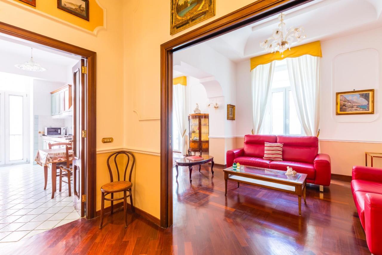 Grand Classic Apartment At San Martino By Napoliapartments Exterior foto