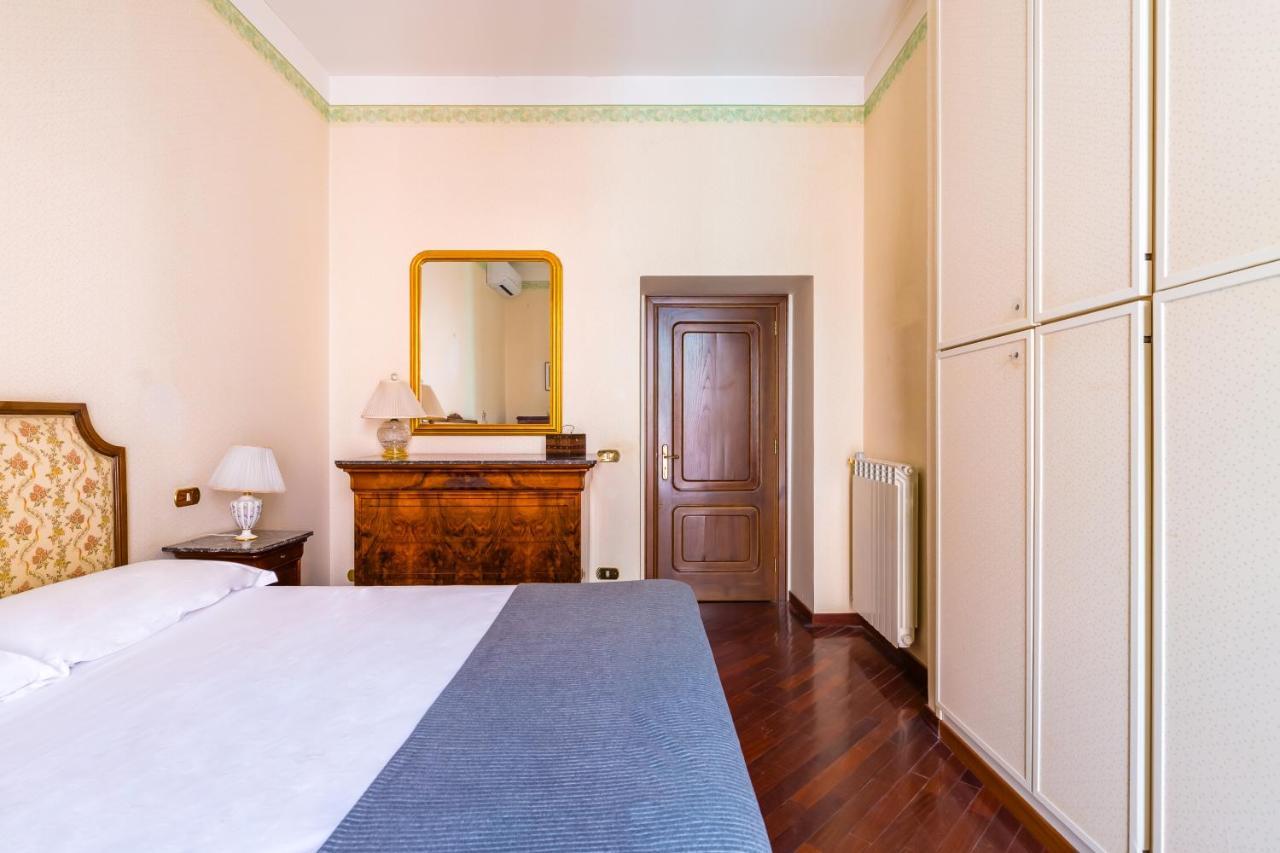 Grand Classic Apartment At San Martino By Napoliapartments Exterior foto