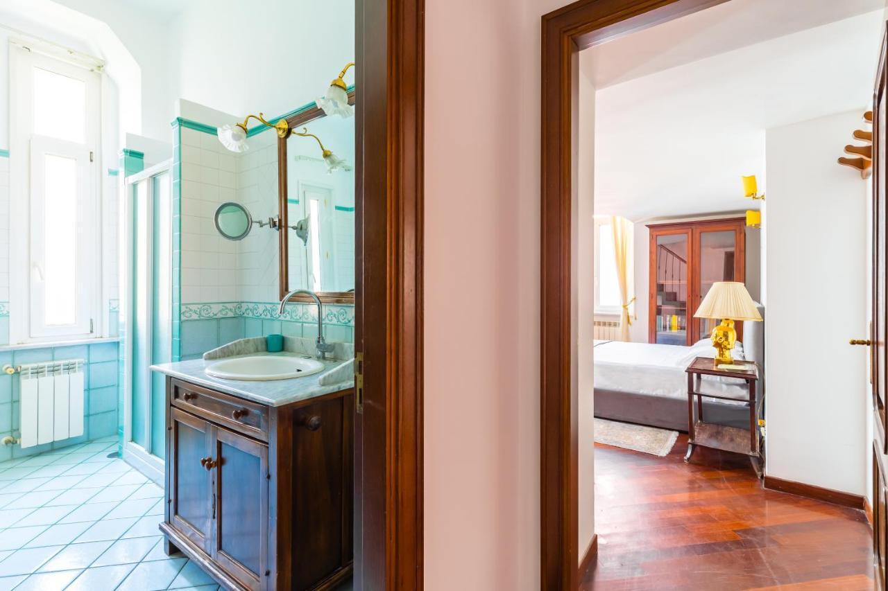 Grand Classic Apartment At San Martino By Napoliapartments Exterior foto