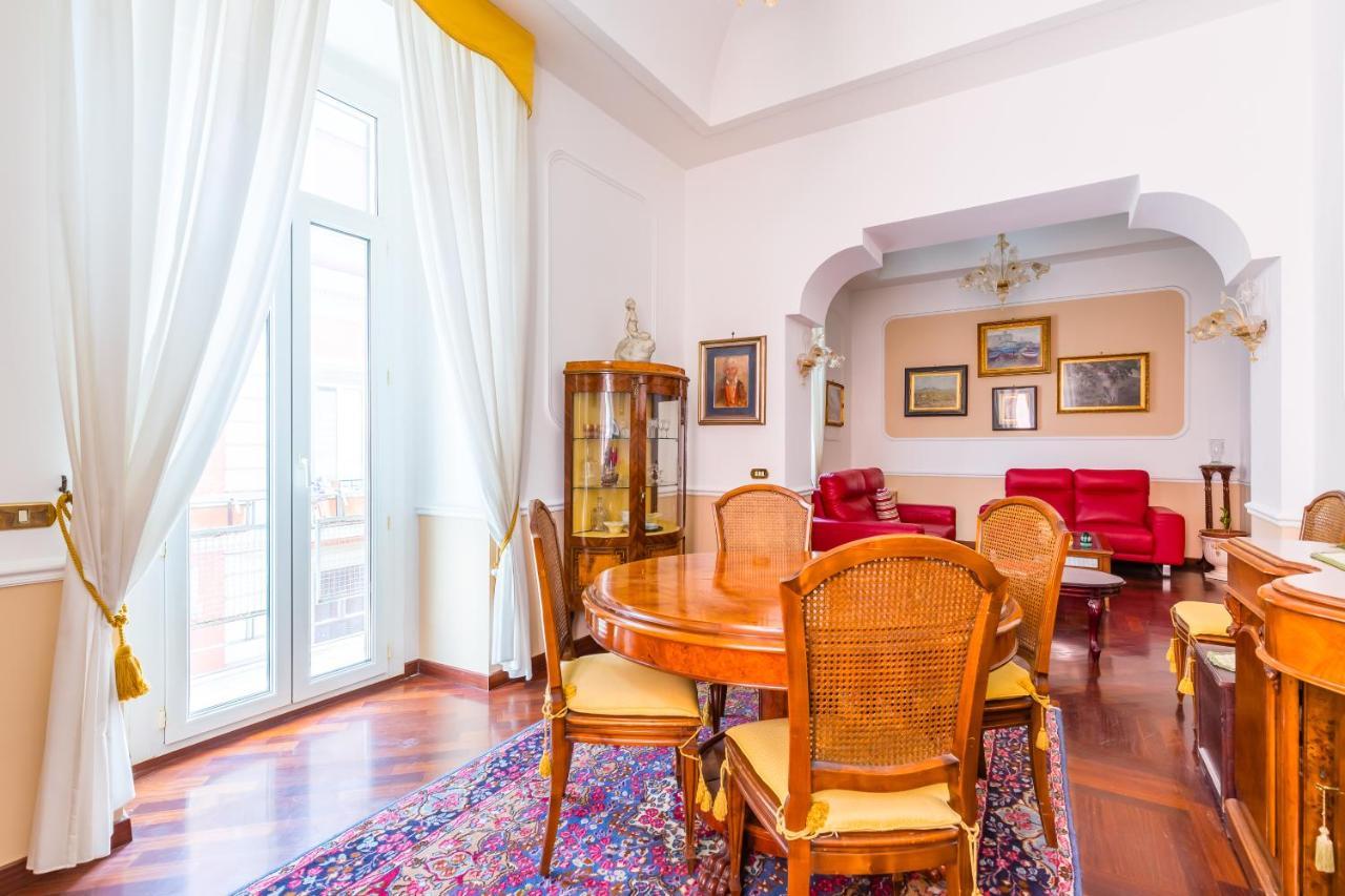Grand Classic Apartment At San Martino By Napoliapartments Exterior foto