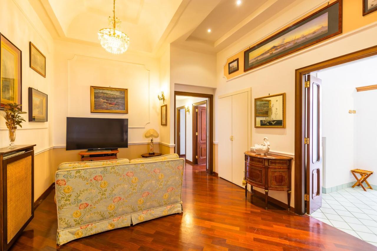 Grand Classic Apartment At San Martino By Napoliapartments Exterior foto