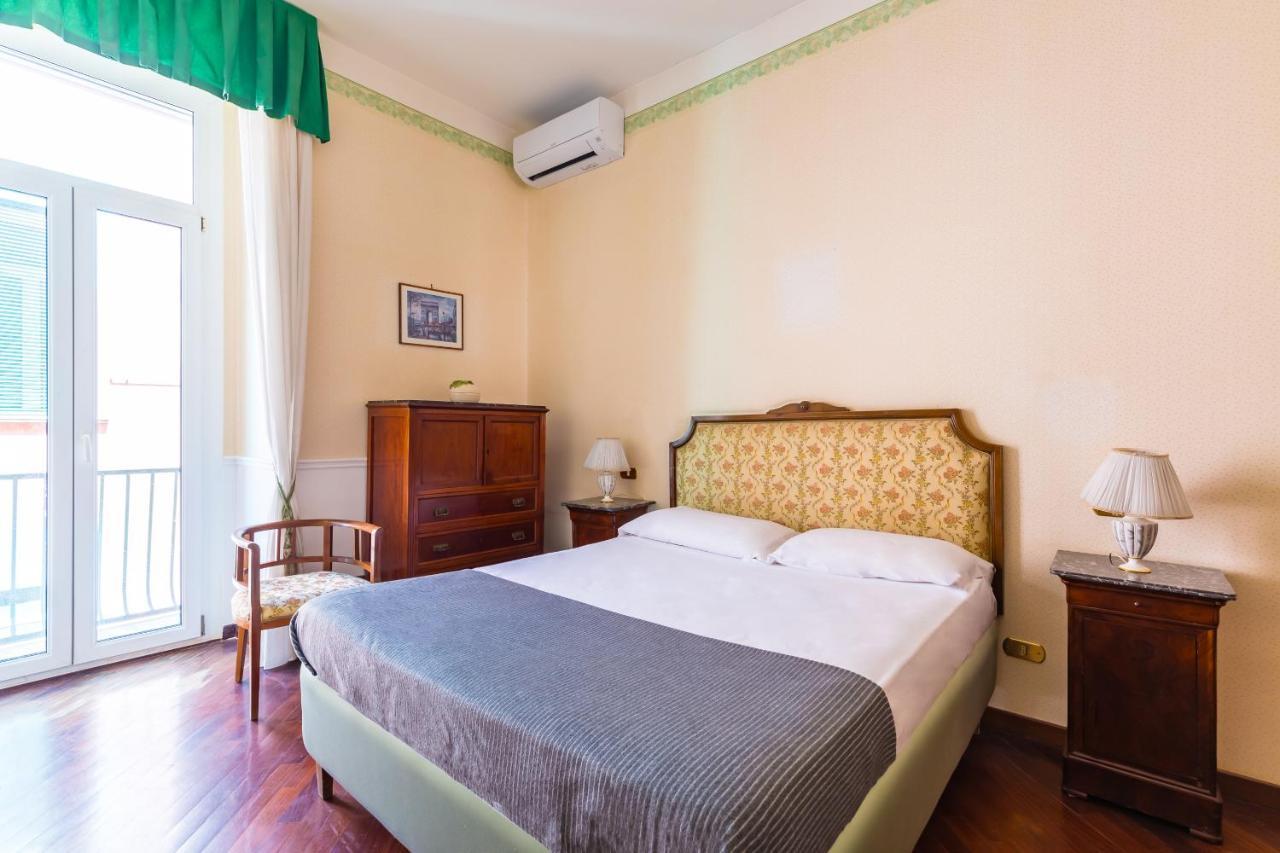 Grand Classic Apartment At San Martino By Napoliapartments Exterior foto