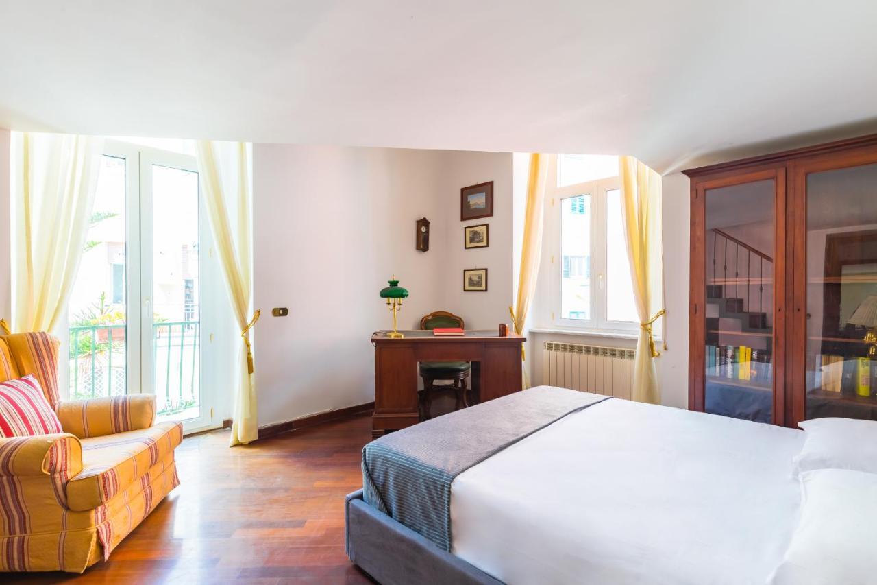 Grand Classic Apartment At San Martino By Napoliapartments Exterior foto